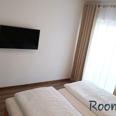 Modernes Apartment Metzingen Миттелштадт Экстерьер фото