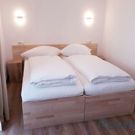 Modernes Apartment Metzingen Миттелштадт Экстерьер фото